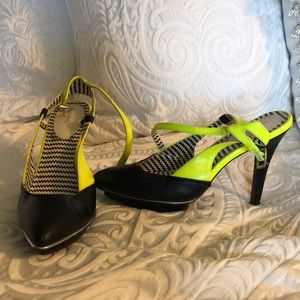 Platform strapped heels